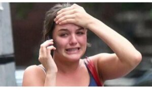 Suri Cruise 18-year-old daughter of Tom Cruise and Katie Holmes, spotted crying on phone while out and about in New York, after she got a call that her mother Katie Holmes and estranged father Tom Cruise has been confirmed…Read More