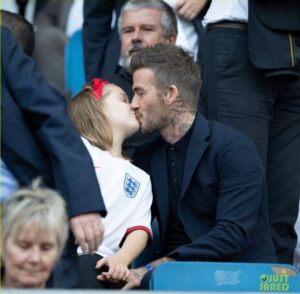 David Beckham’s daughter Becks recently had an extremely unpleasant attitude when her father kissed her on the lips and had many excessive actions. She also shared “My father really likes…see more”