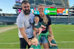 Pregnant Kylie Kelce Admits She Had a 'Full Heaving Cry for 30 Minutes' After Finding Out Daughter Elliotte Was a.....Read More