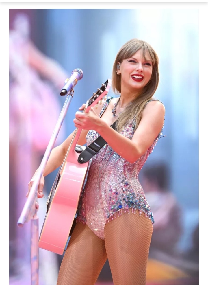 Taylor Swift Channeled the '60s in a Crochet Minidress For Date Night With Travis Kelce